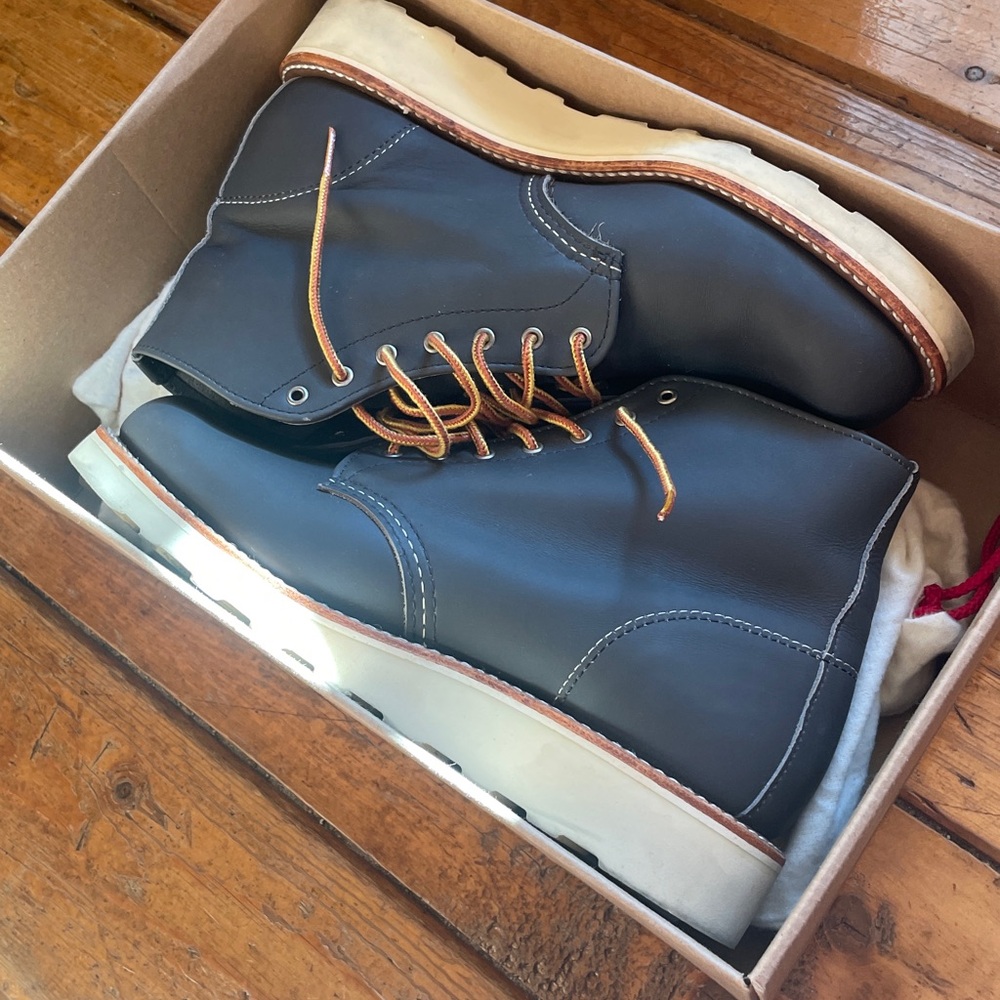 Women’s Red Wing 6” round stone buff leather - Picture 6 of 6